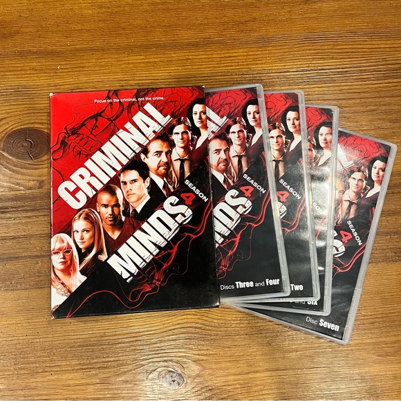 Criminal Minds Seasons 2,3&4 - Picture 6 of 7